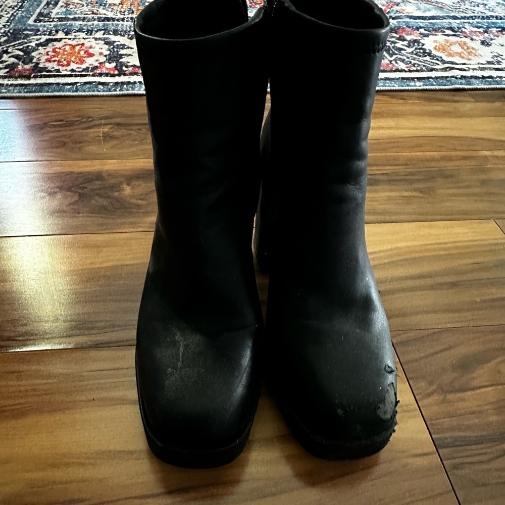 Steve Madden Black Ankle Booties with Textured Finish
